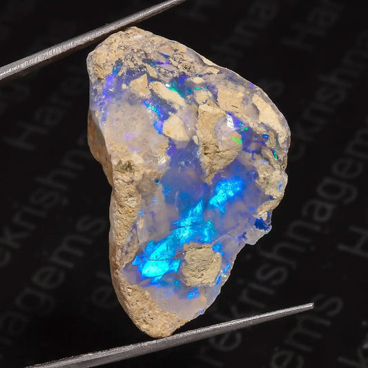 Natural and Authentic White Ethiopian Opal (31x20x15 mm)