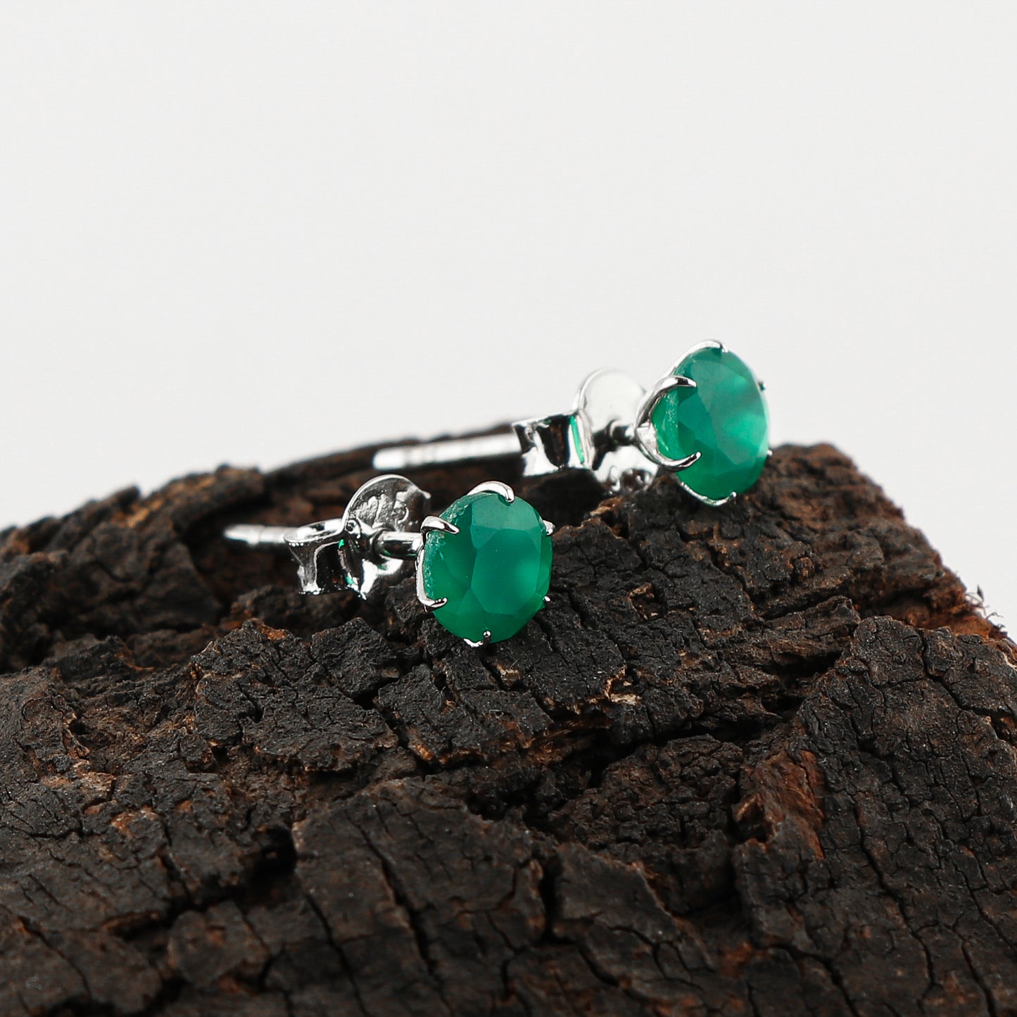 Natural Green Onyx Crystals Round Shape Stud Earring For Women, Chakra Energy Healing Gemstone, Real Crystal, Birthstone, Beautiful Women Simple Christmas Gift Jewelry