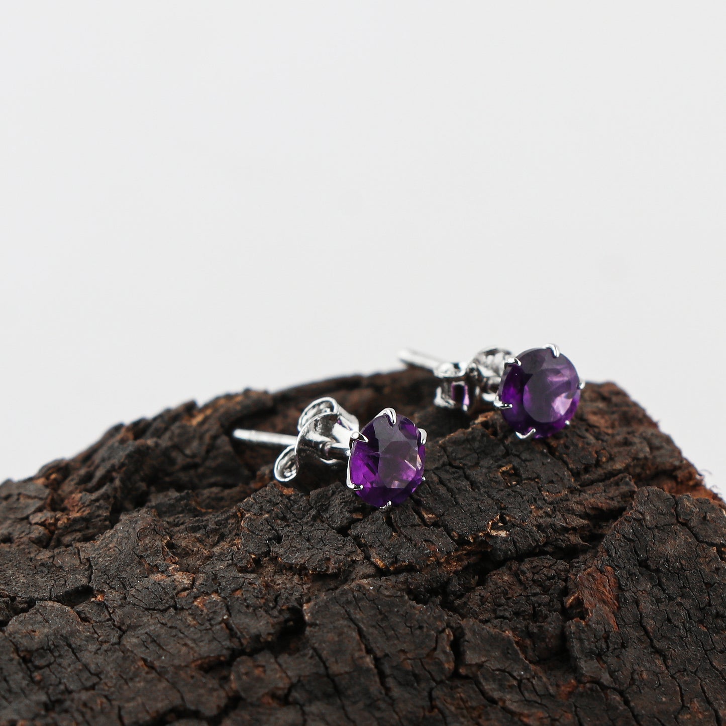 Natural Amethyst Crystals Round Shape Stud Earring For Women, Chakra Energy Healing Gemstone, Real Crystal, Birthstone, Beautiful Women Simple Christmas Gift Jewelry