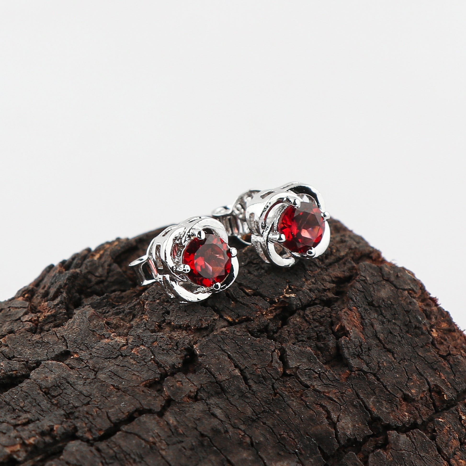 AA+ Quality Garnet Gemstone Stud Earrings 