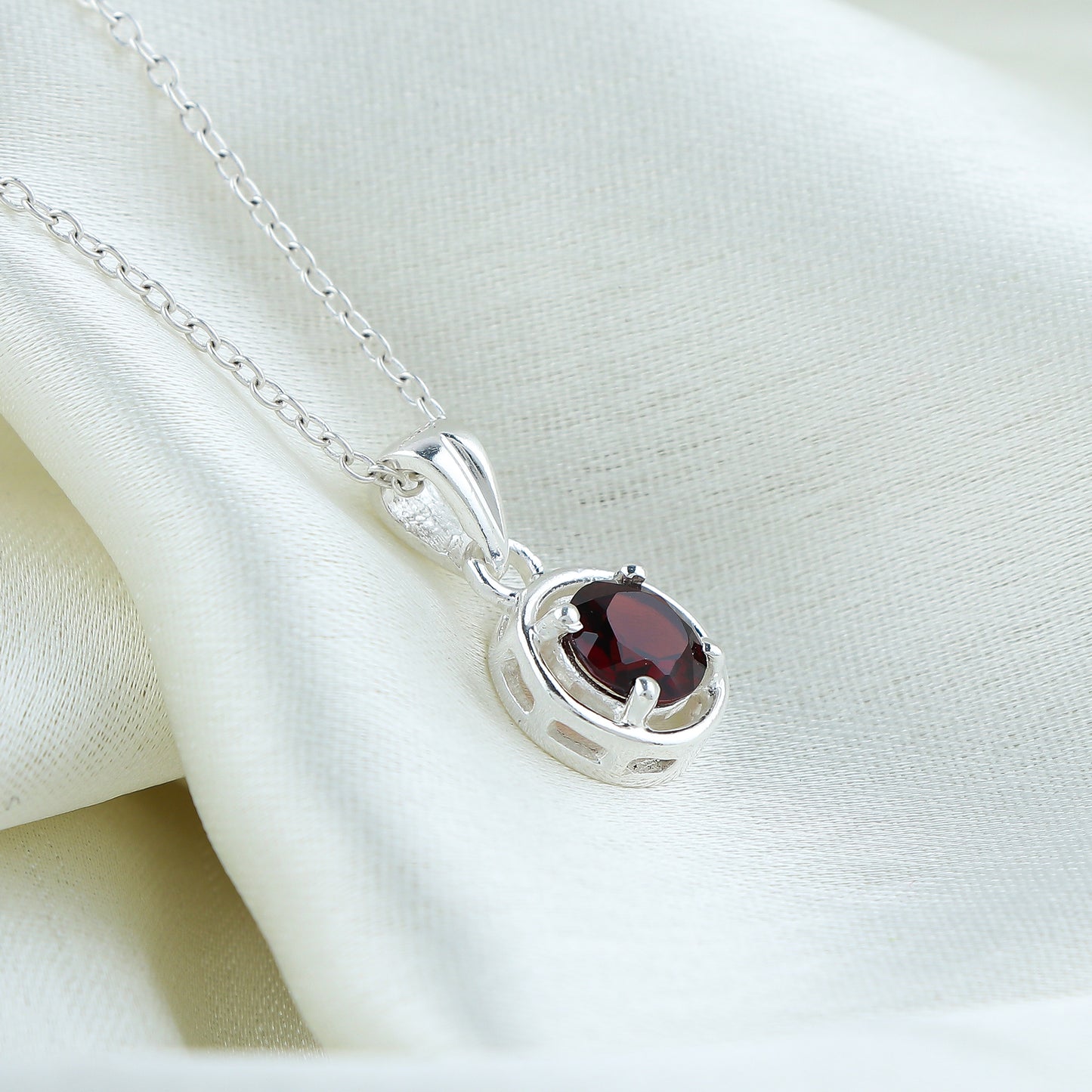 Real Garnet Crystal Pendant Necklace, Natural Gemstone, Birthstone Crystal, Healing Stone, Gift for Women Mom Her, Statement Jewellery, 925 Sterling Silver 18 inch