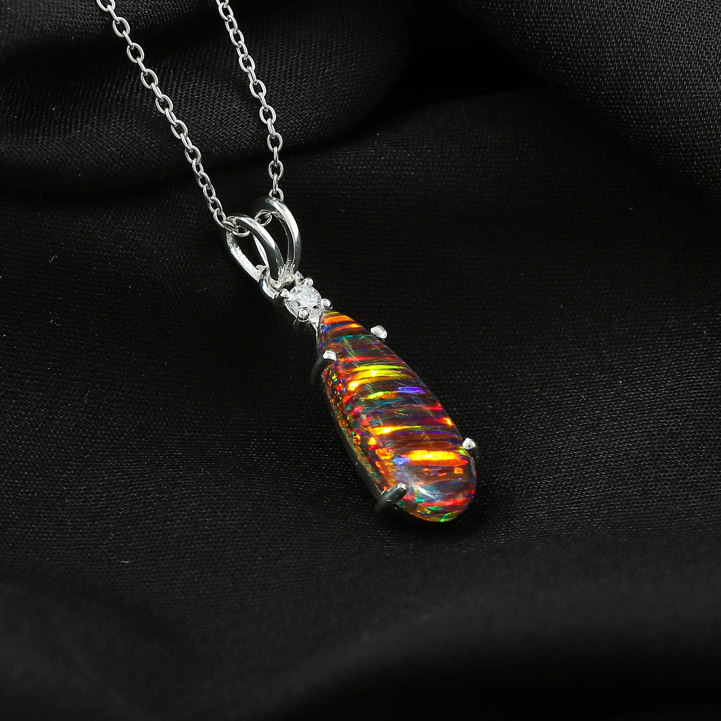 Stunning 925 silver set 2.5 Ct Black Line Ethiopian Opal Pendant