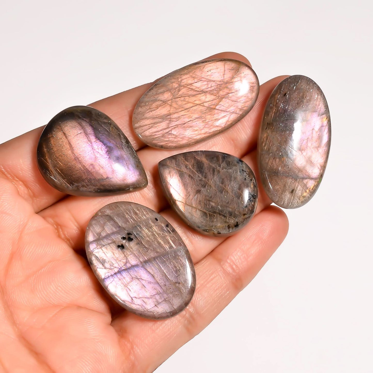 Healing crystals showing the meaning and benefits of labradorite stone.