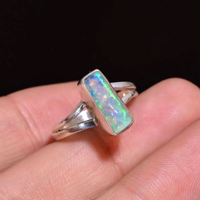 Natural Ethiopian Opal Ring in 925 Sterling Silver – Rectangular Cut