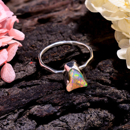 Artisan 925 silver ring set with 9×8 mm White Raw Ethiopian opal 