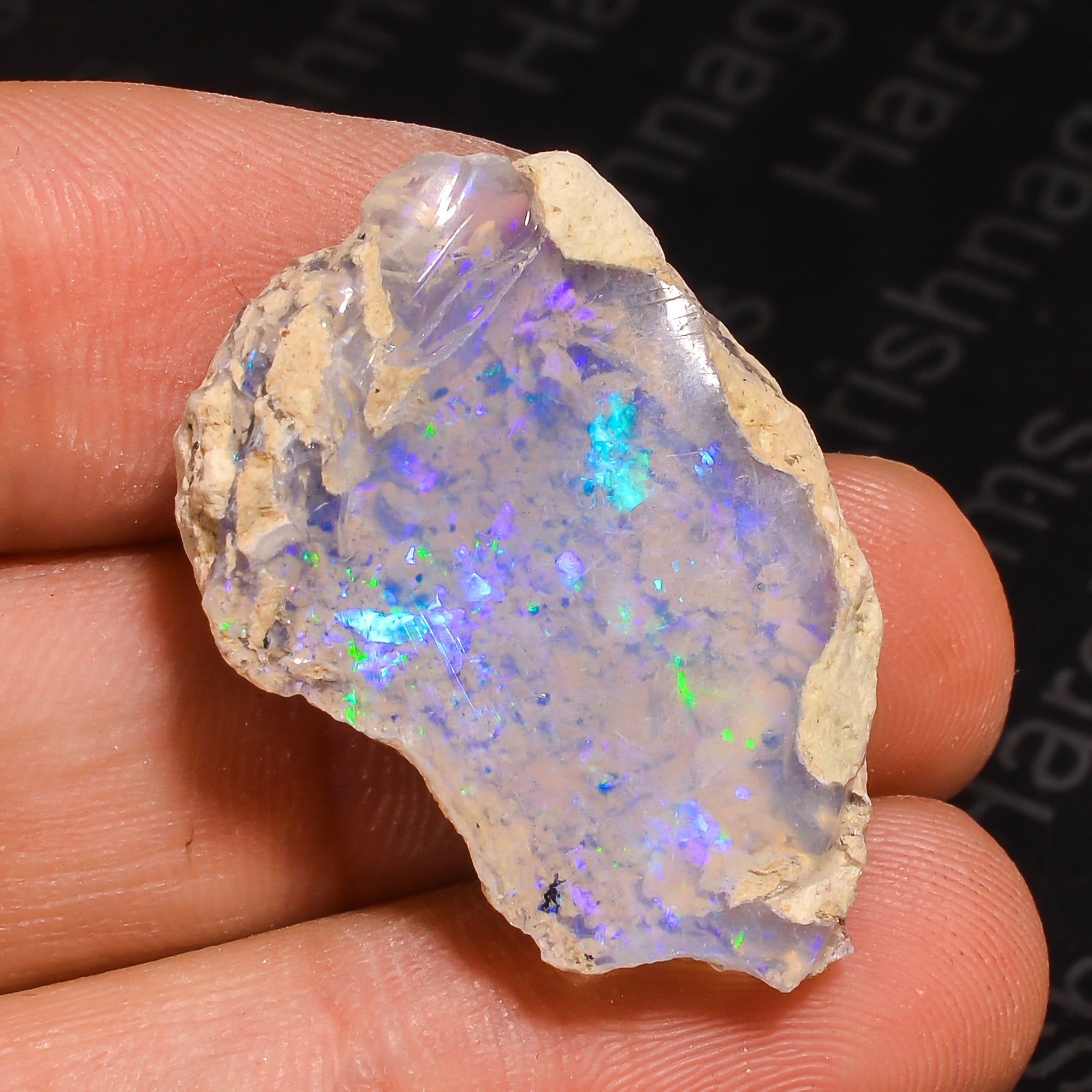 18CT Raw White Ethiopian Opal