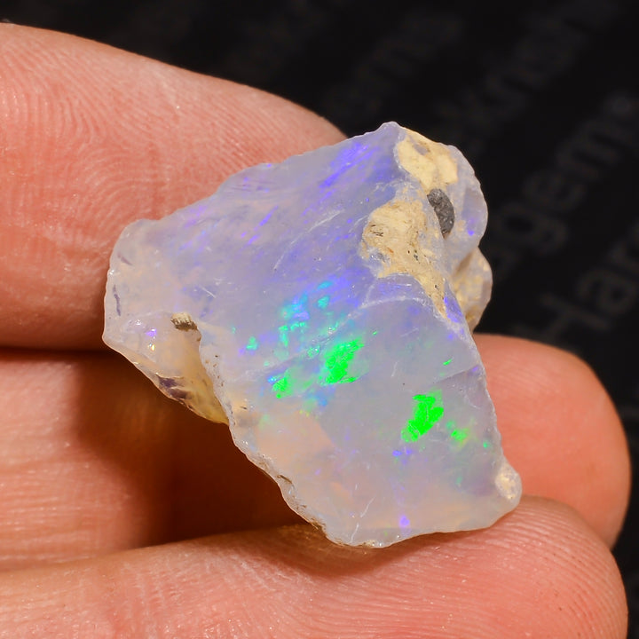 19CT Natural White Ethiopian Opal