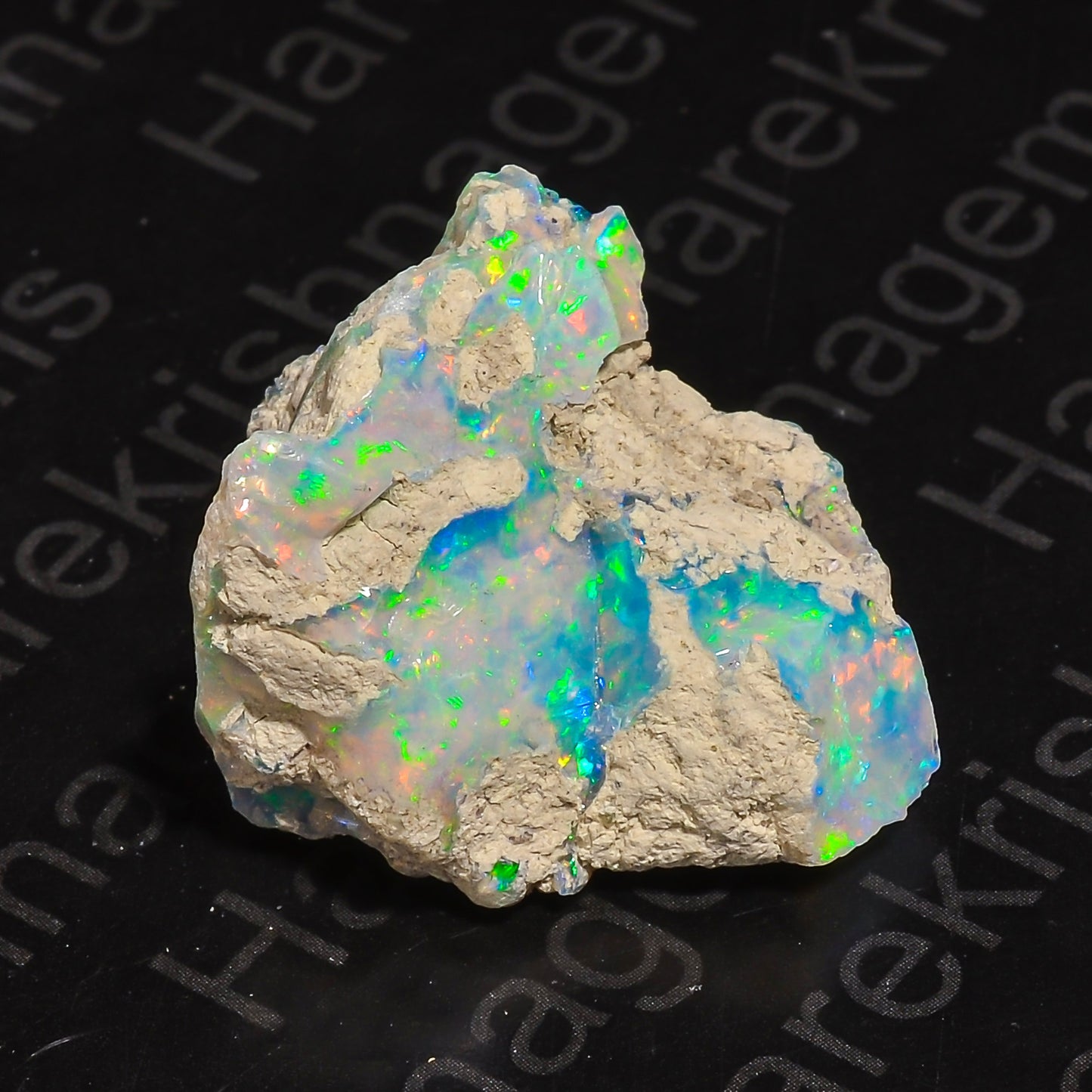 Unpolished 22/5 Ct White Ethiopian Raw Opal, ideal for jewelry making