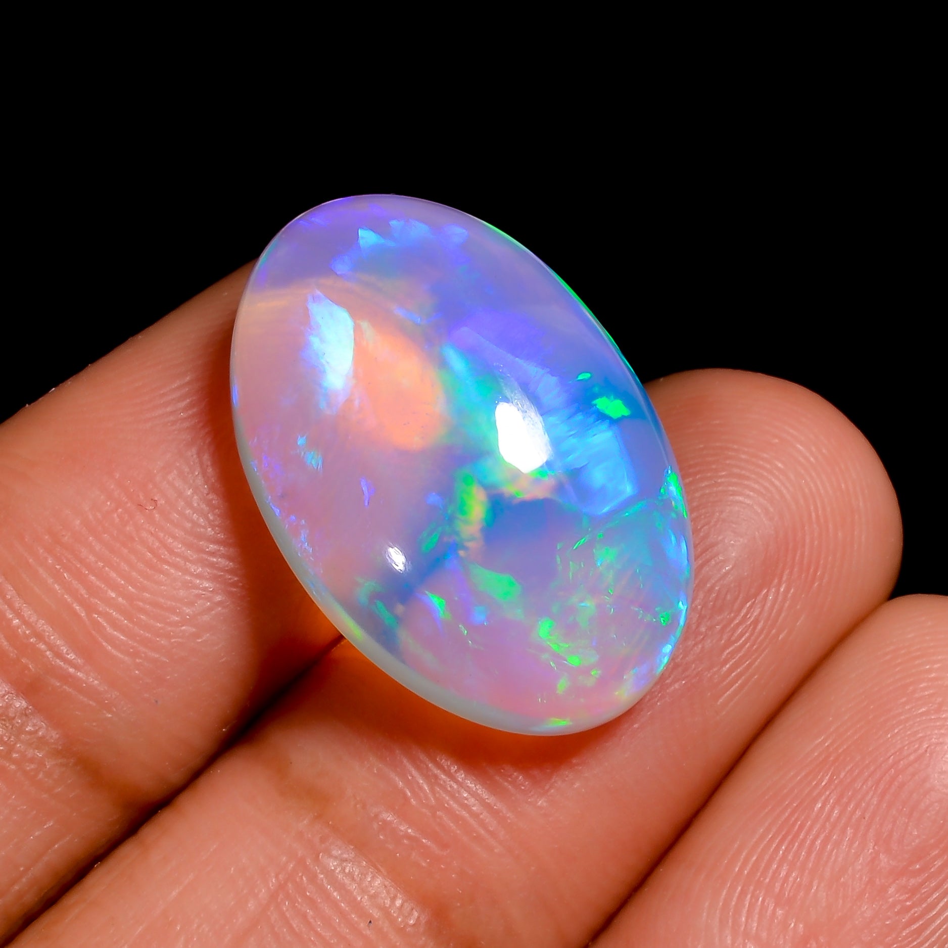 9.5CT White Ethiopian Opal Cabochon