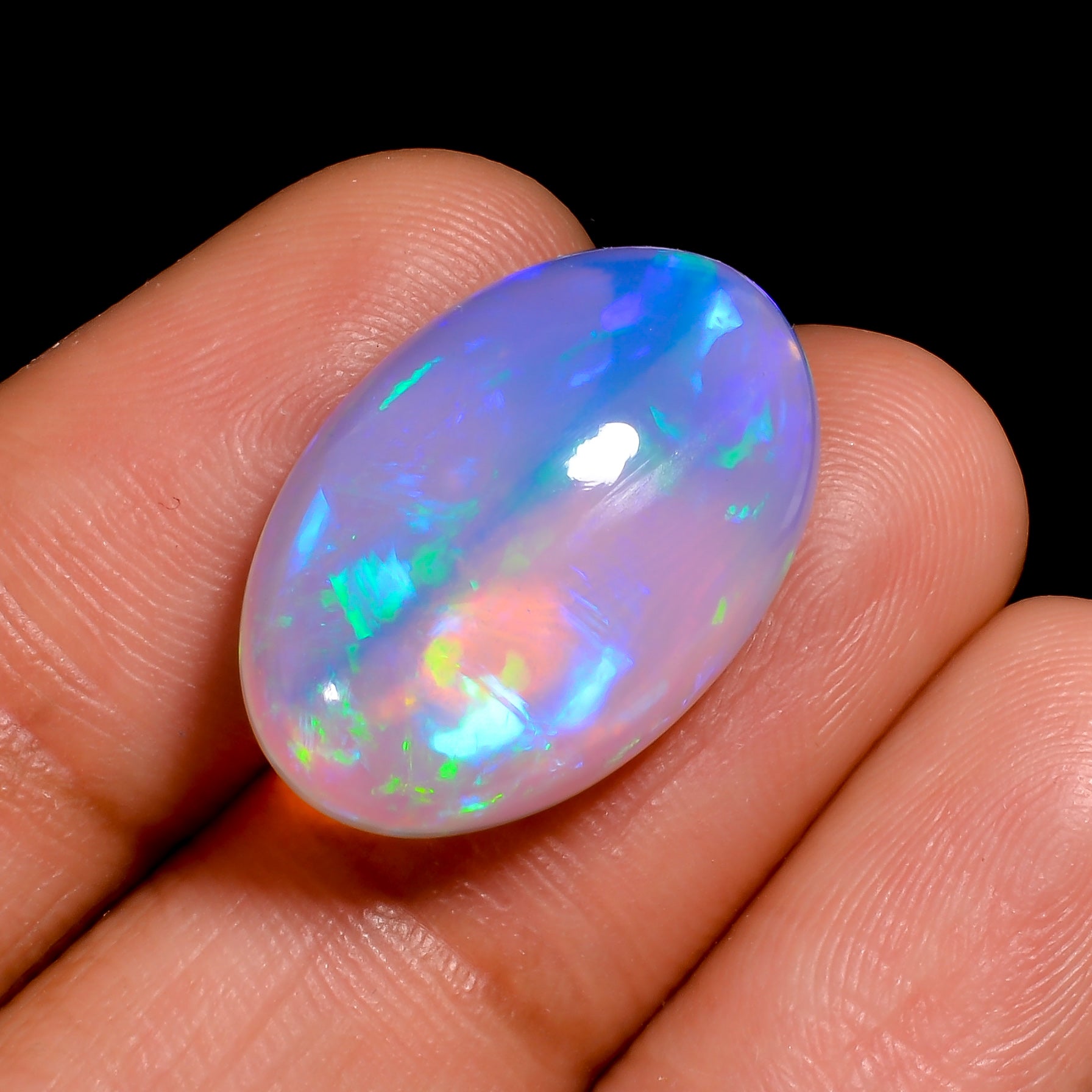 9.5CT White Ethiopian Opal Cabochon