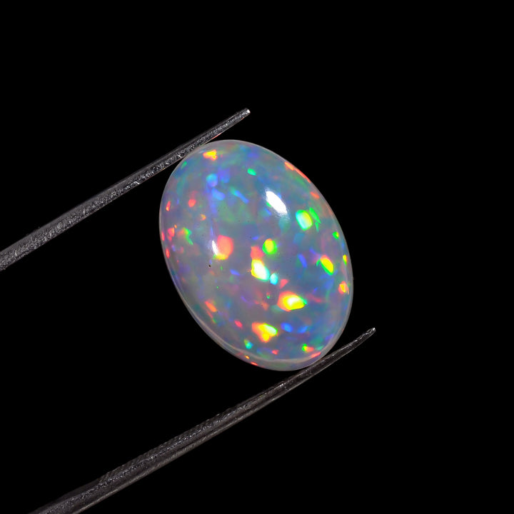 6CT White Ethiopian Opal Cabochon