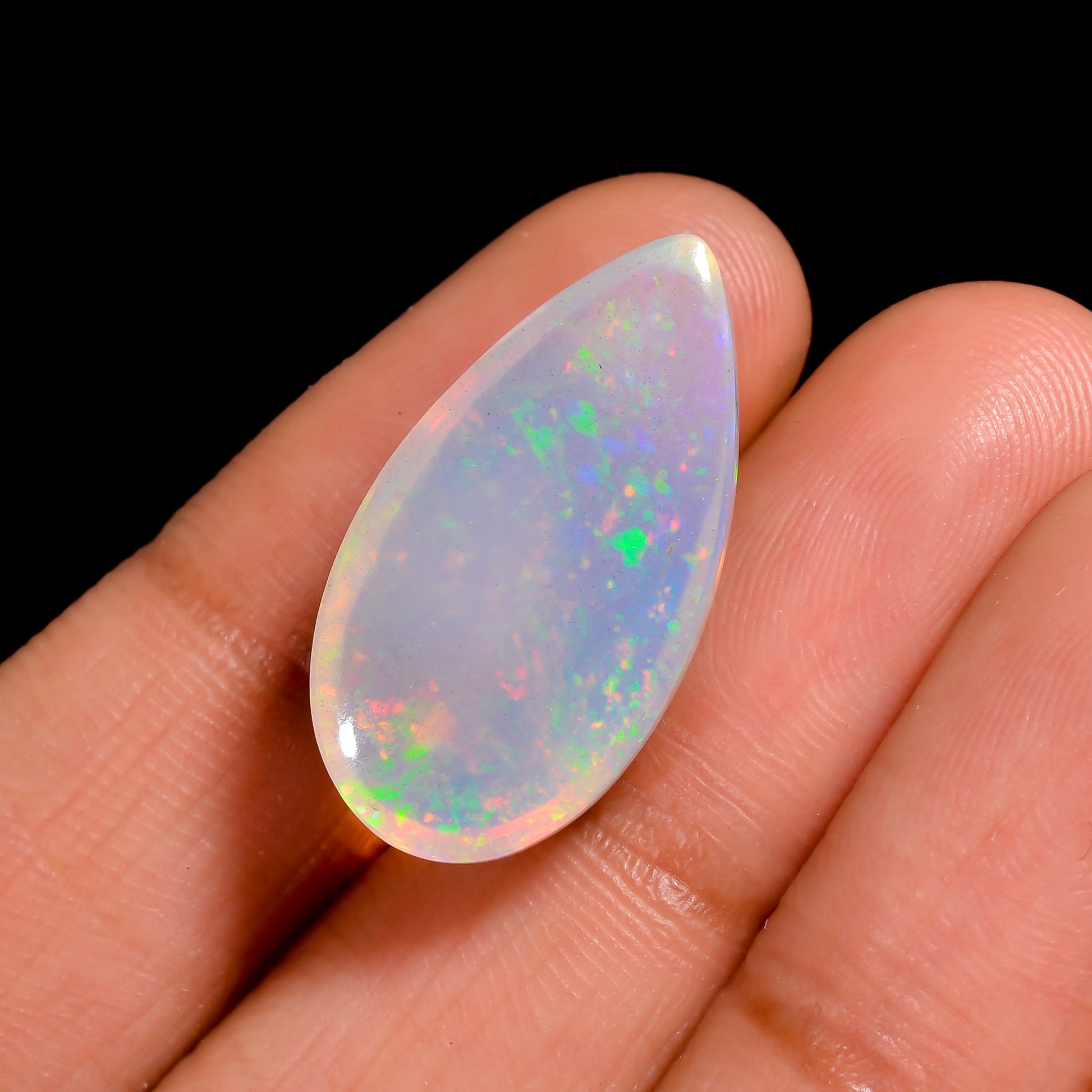 Detailed Image of 10.50 Carat Ethiopian White Opal 
