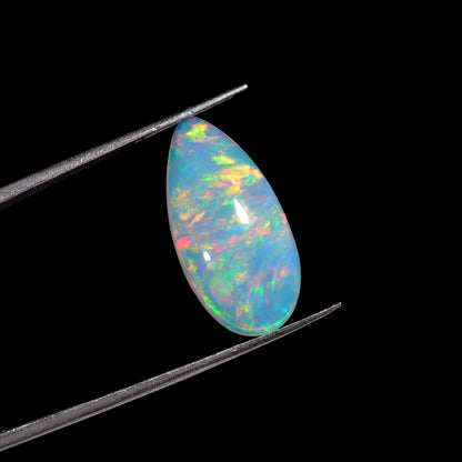 Shop 05.00 Cts White Ethiopian Opal Gem. 
