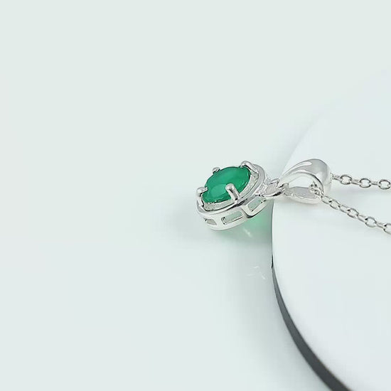 green-onyx-pendant-necklace-sterling-silver
